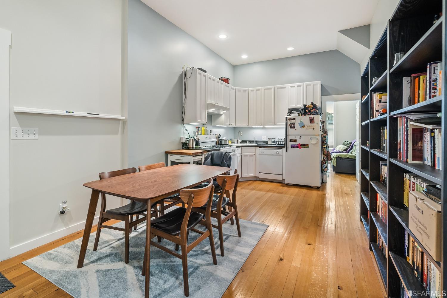 6 Godeus Street