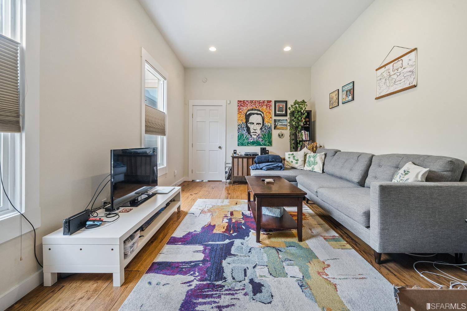 6 Godeus Street