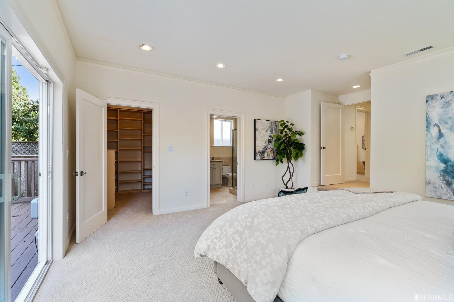 60 Agua Way