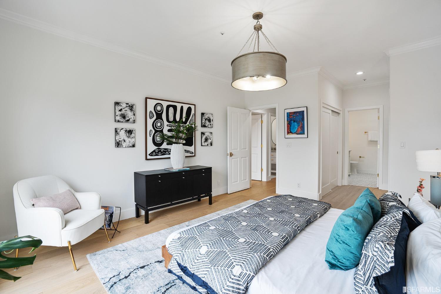 128 Wood Street Unit: 3