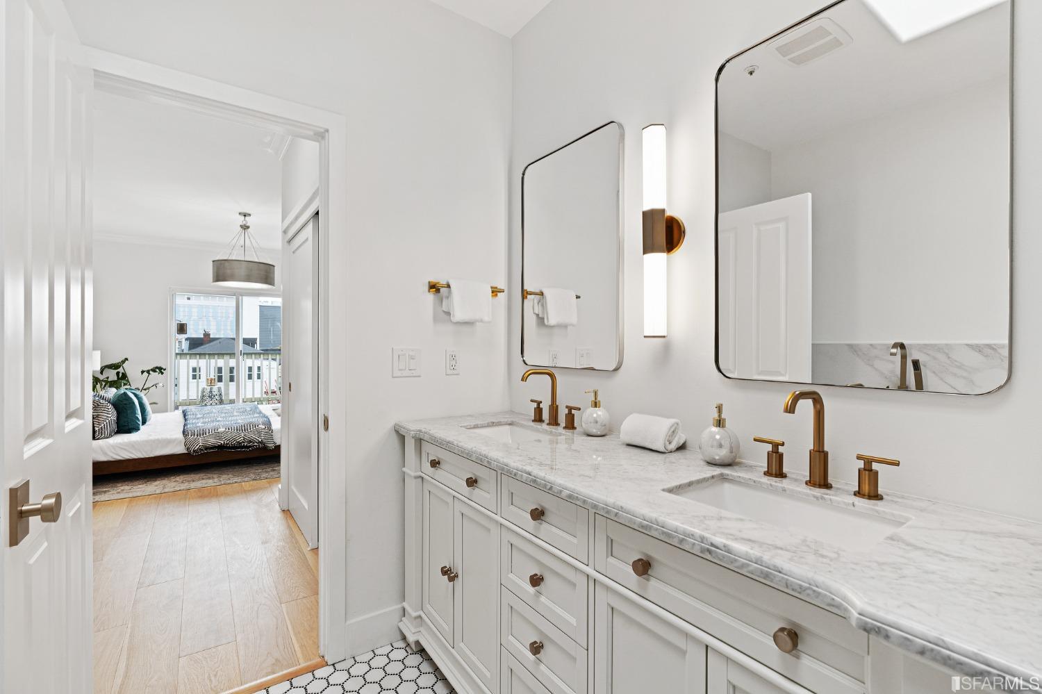 128 Wood Street Unit: 3