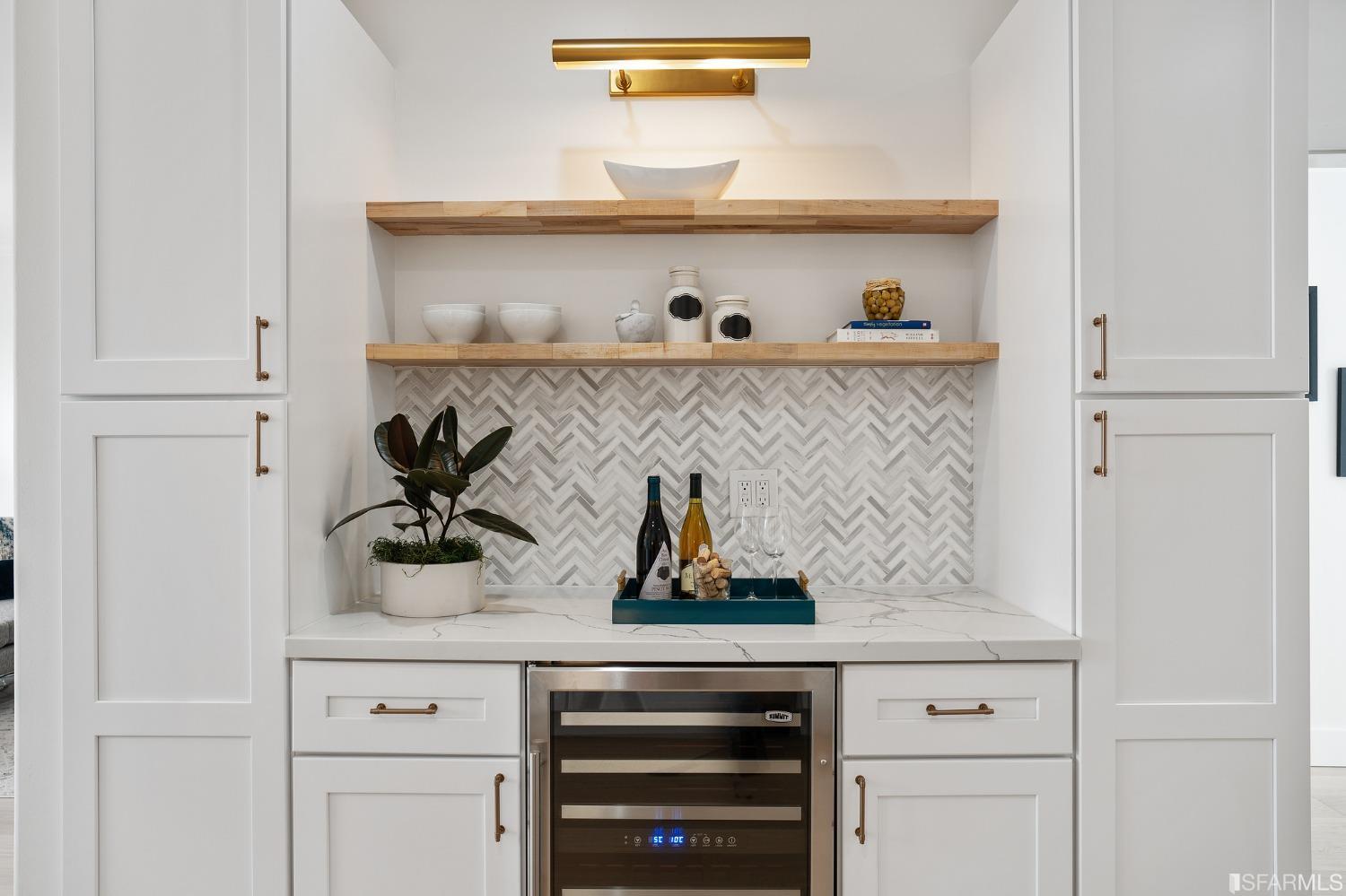 128 Wood Street Unit: 3