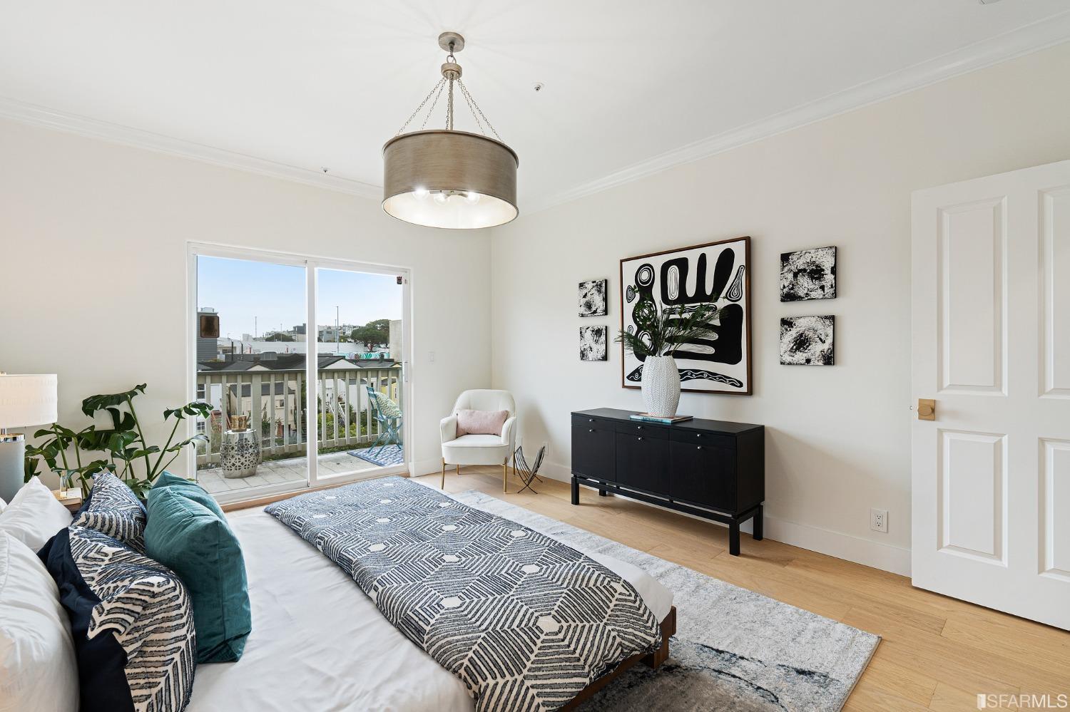 128 Wood Street Unit: 3