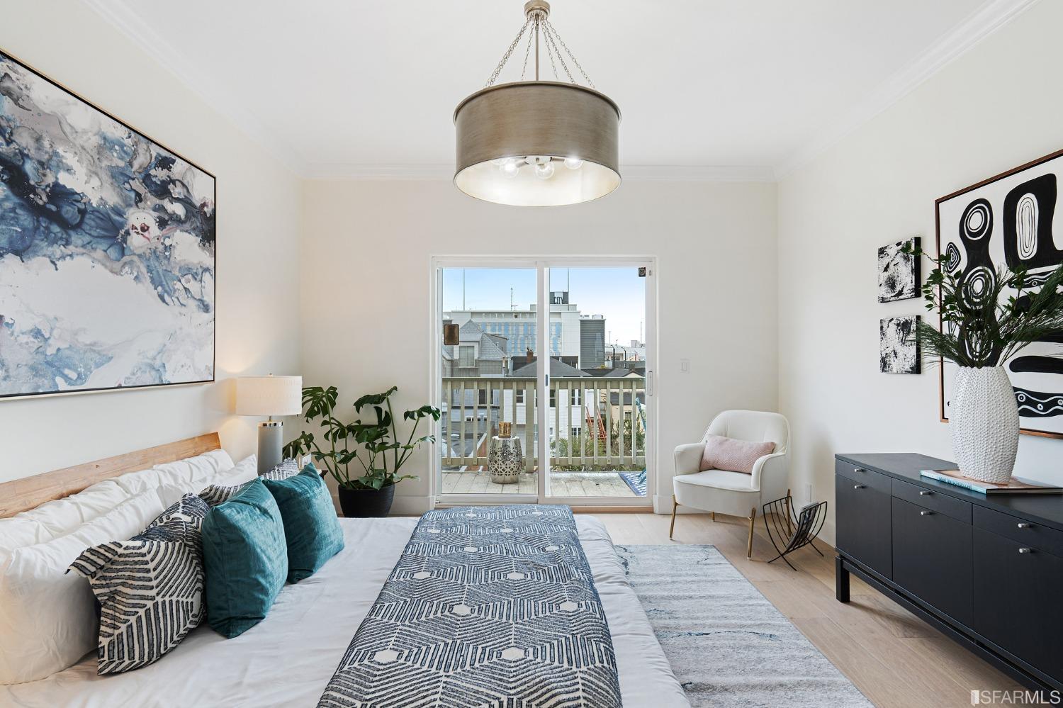 128 Wood Street Unit: 3
