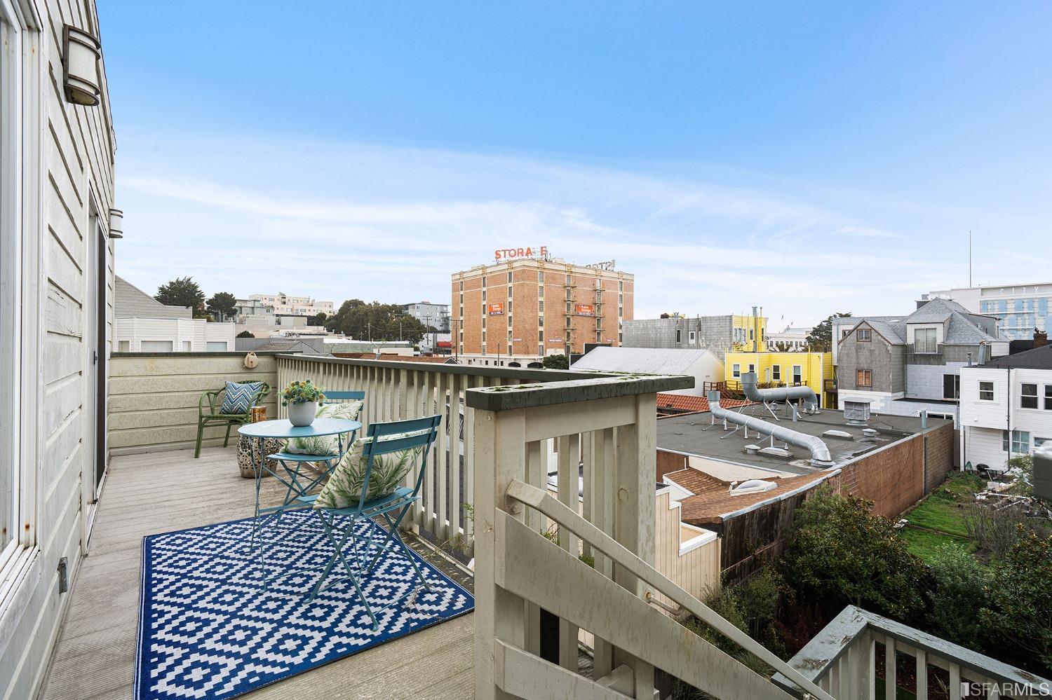 128 Wood Street Unit: 3
