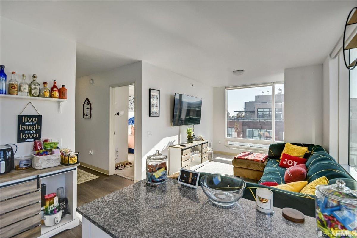 1400 Mission Street Unit: 1400