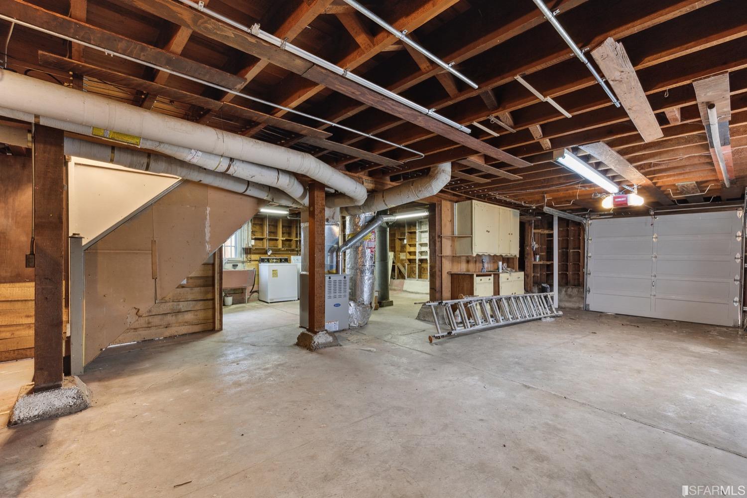 280 Juanita Way