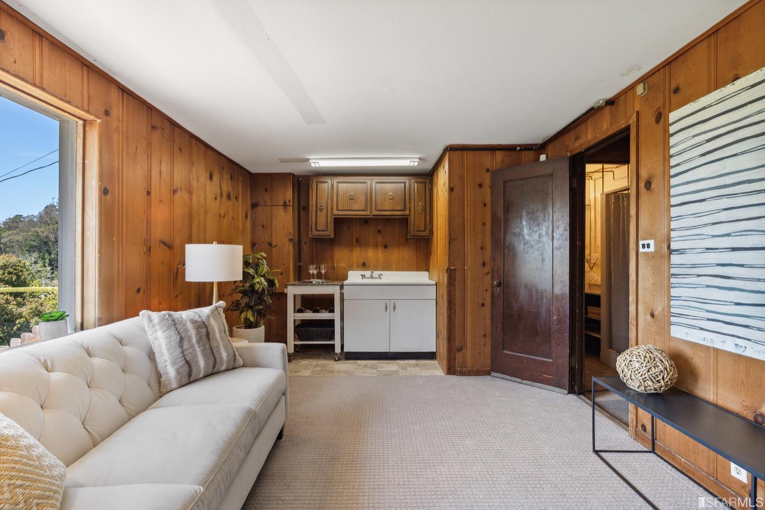 280 Juanita Way