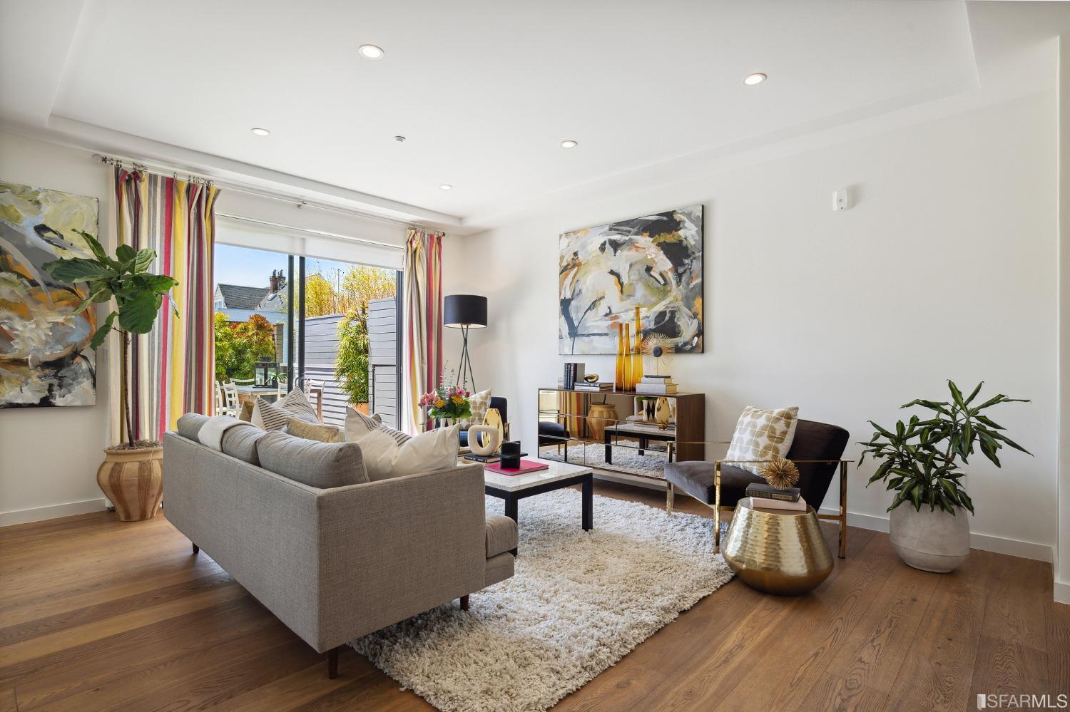 2829 California Street Unit: 4C
