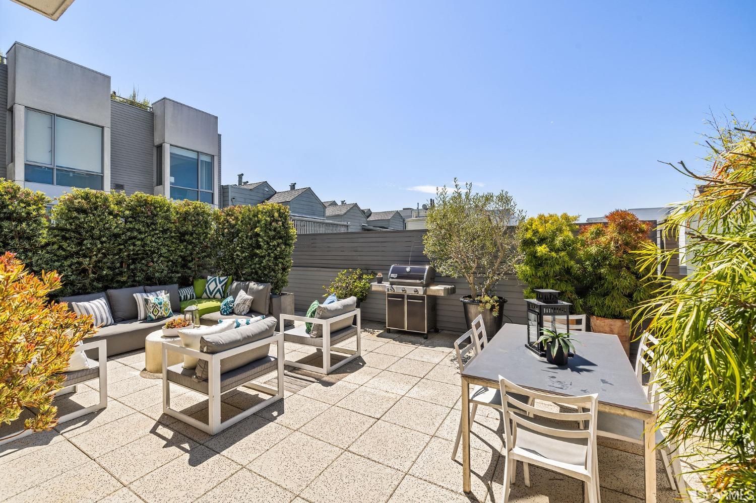 2829 California Street Unit: 4C