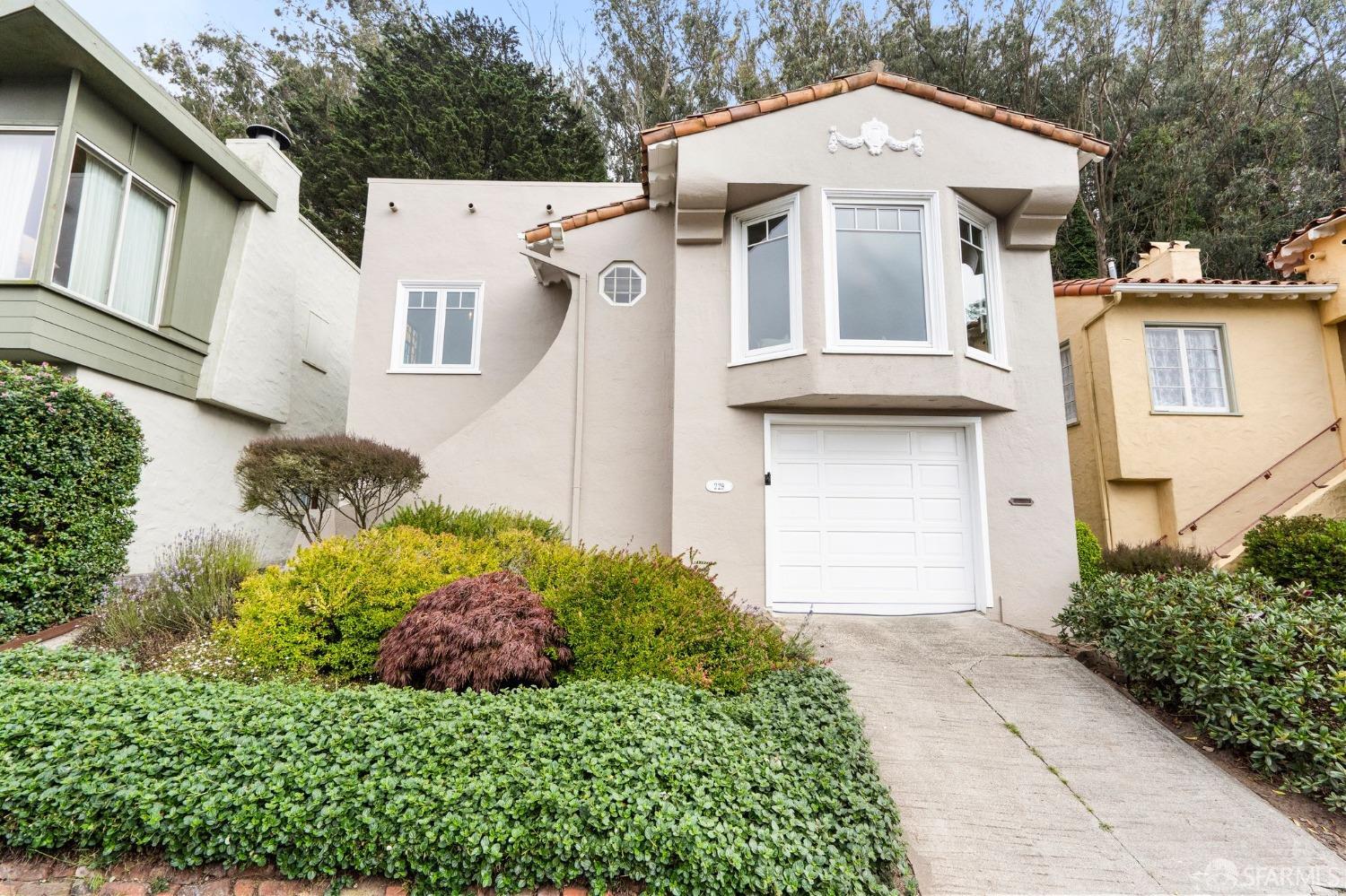 229 Juanita Way
