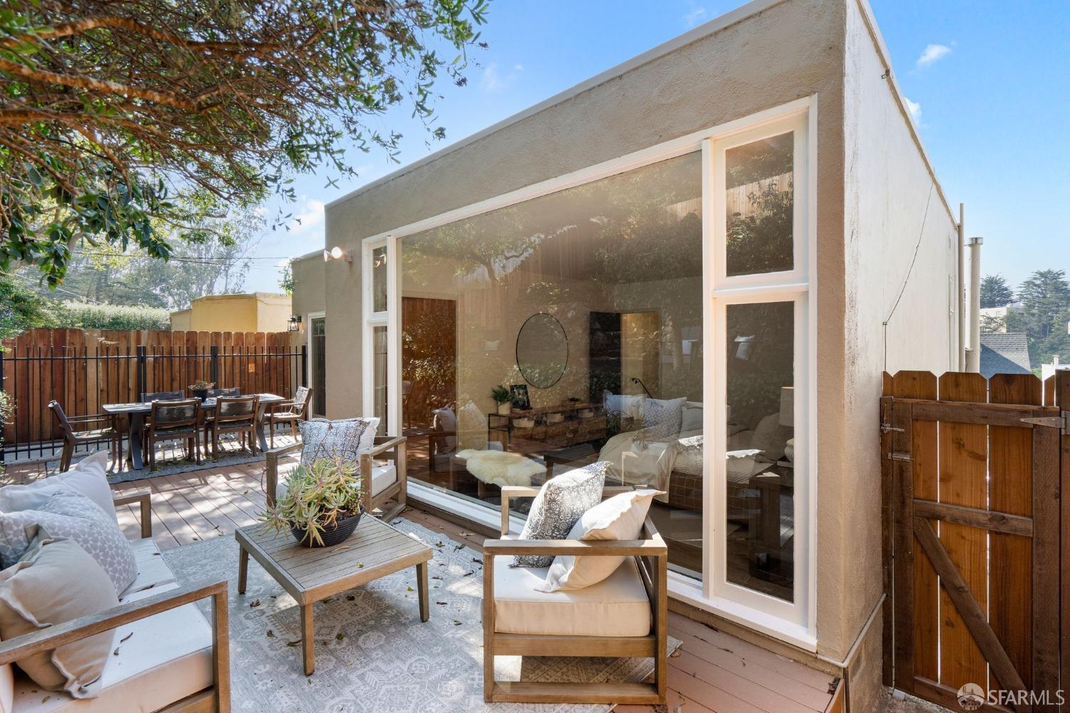 229 Juanita Way