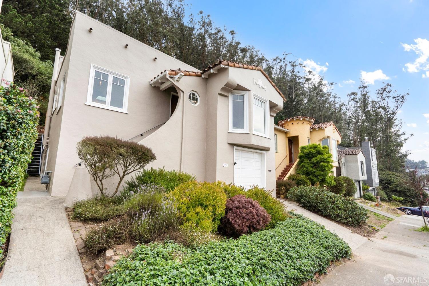 229 Juanita Way