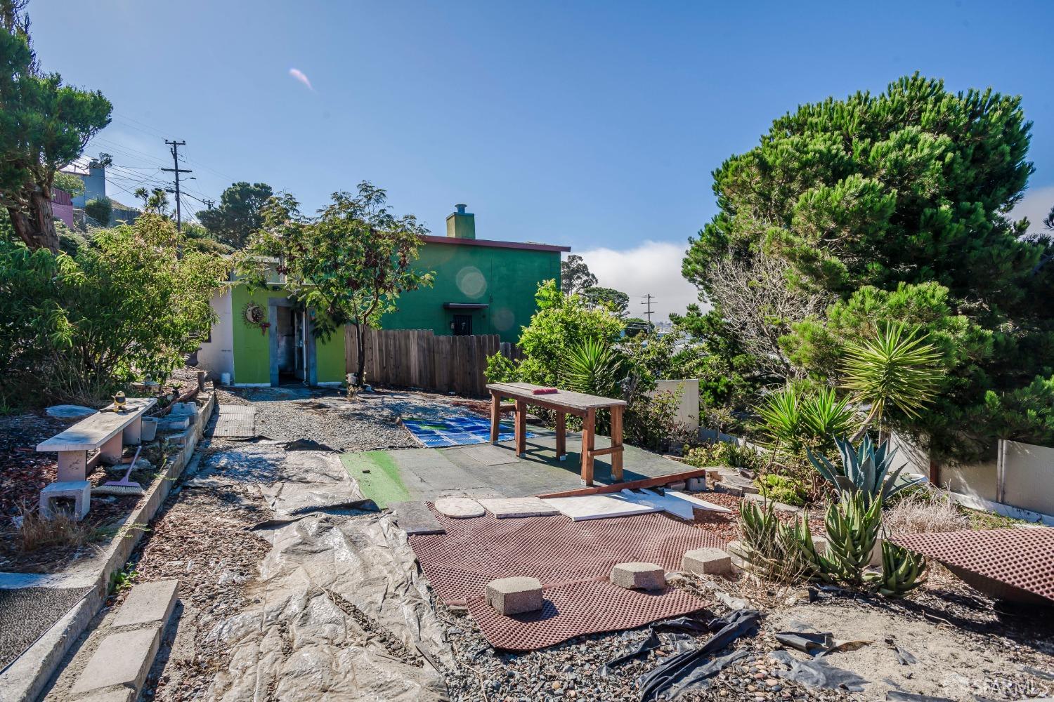 38 Robinson Drive