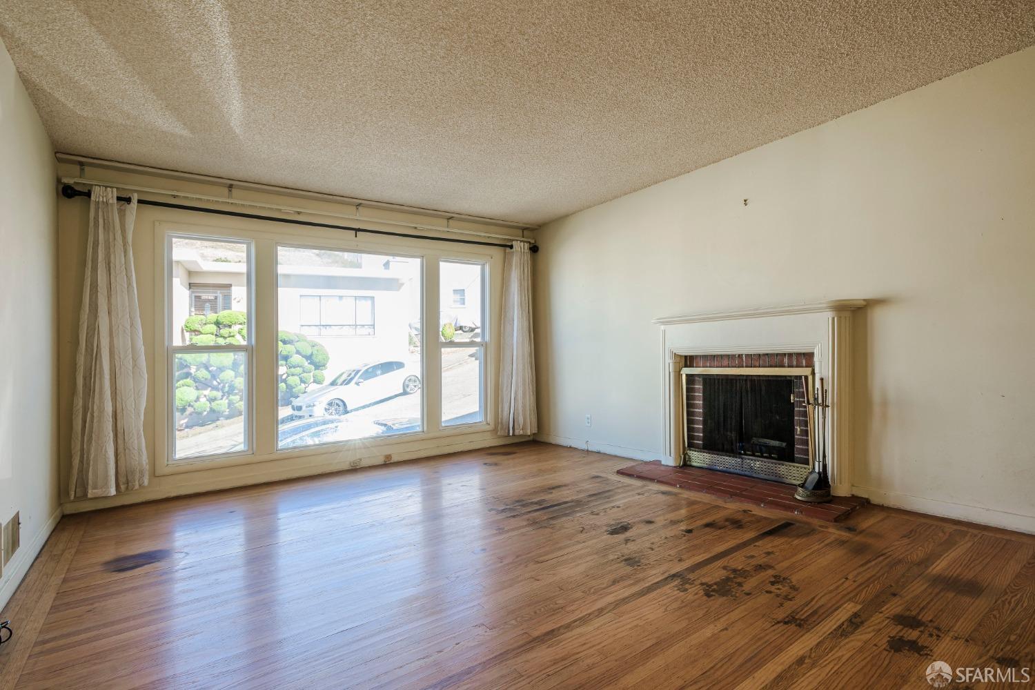 38 Robinson Drive