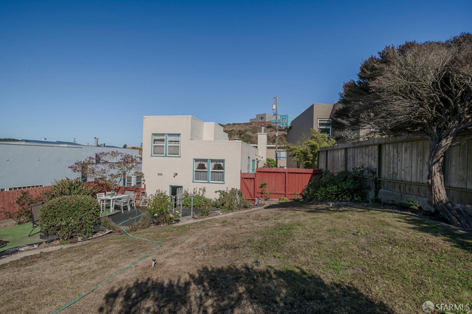 38 Robinson Drive