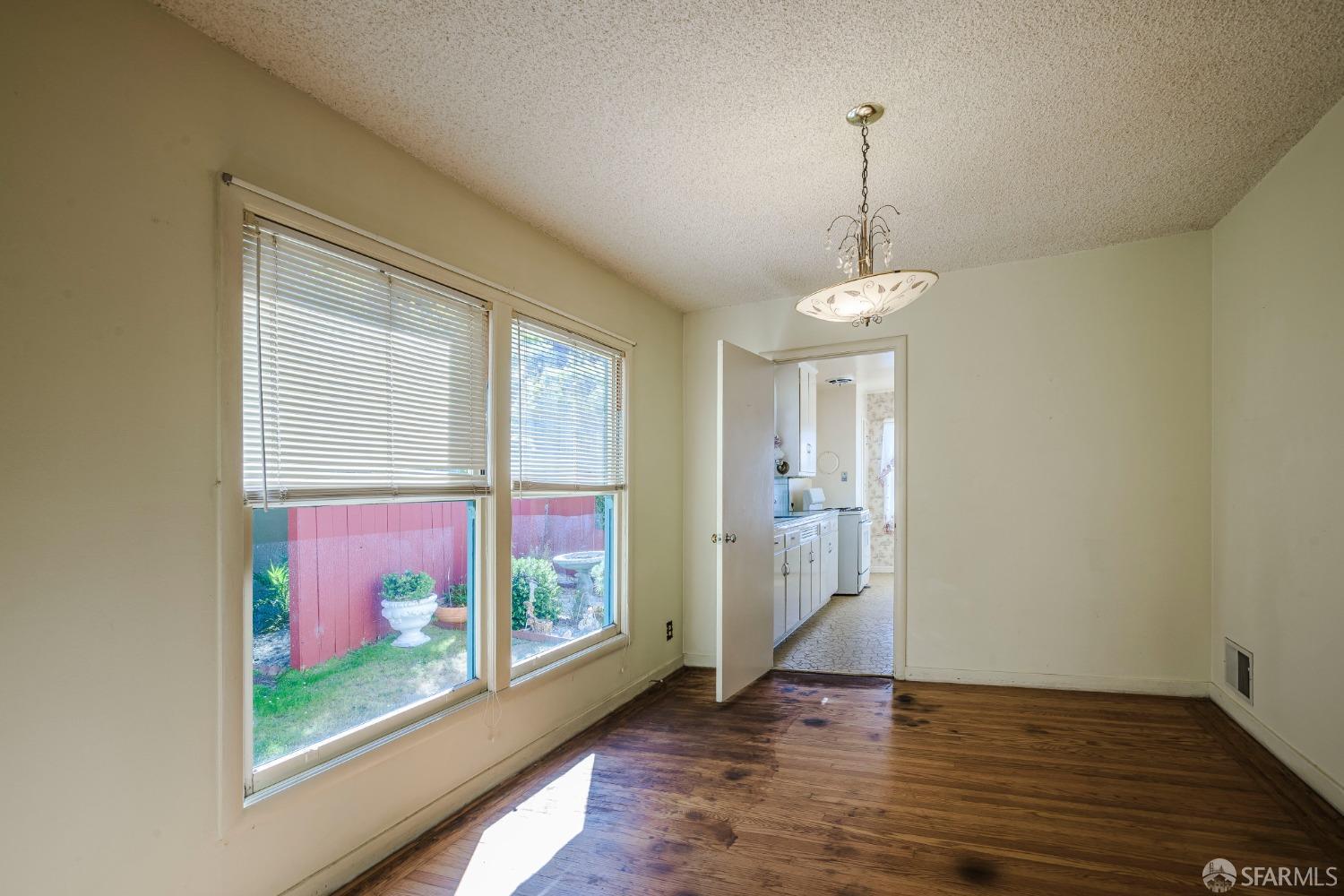 38 Robinson Drive