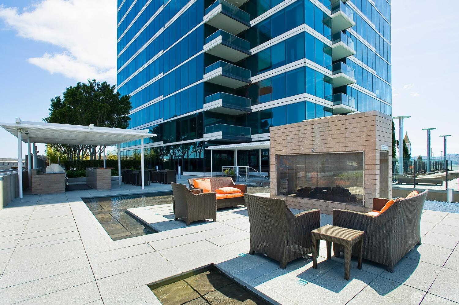 425 1st Street Unit: 1301