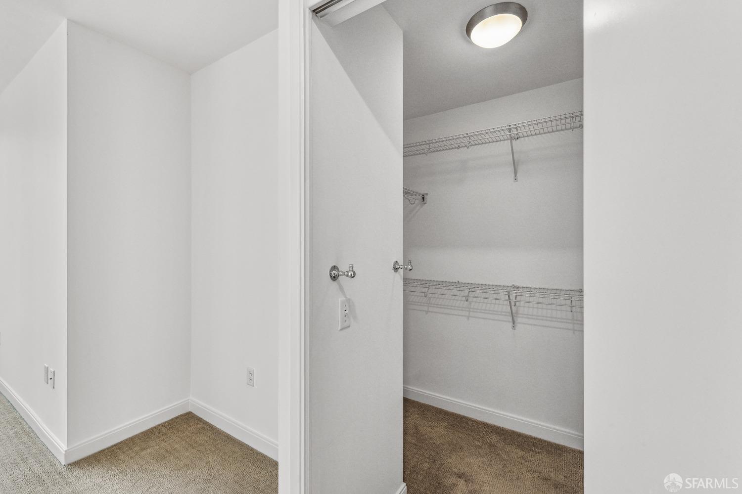 425 1st Street Unit: 1301