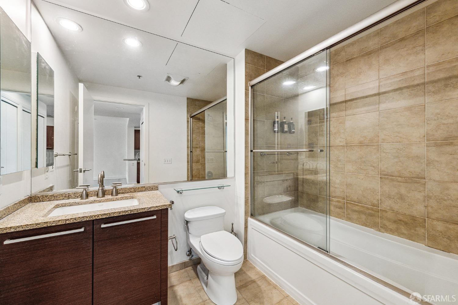 425 1st Street Unit: 1301