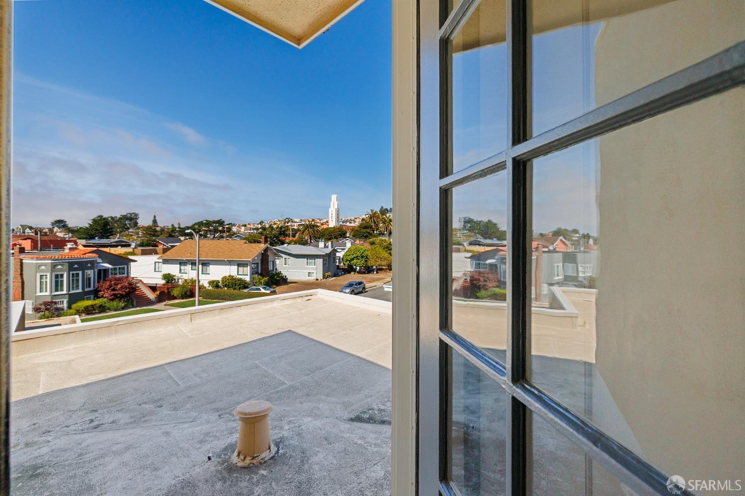 850 Urbano Drive