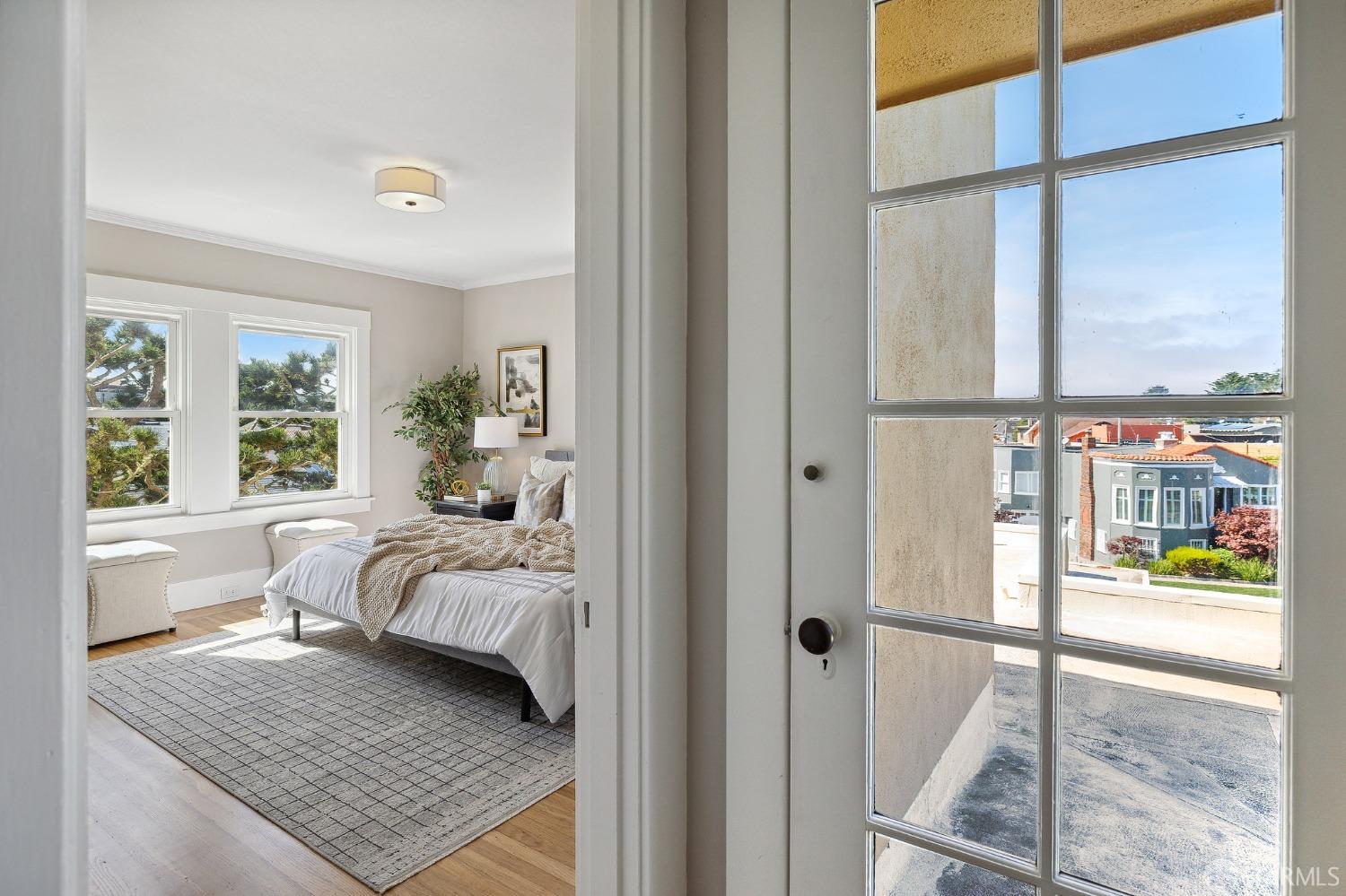 850 Urbano Drive