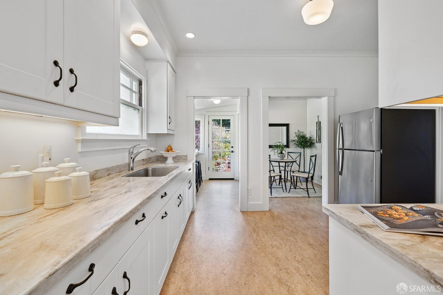 850 Urbano Drive
