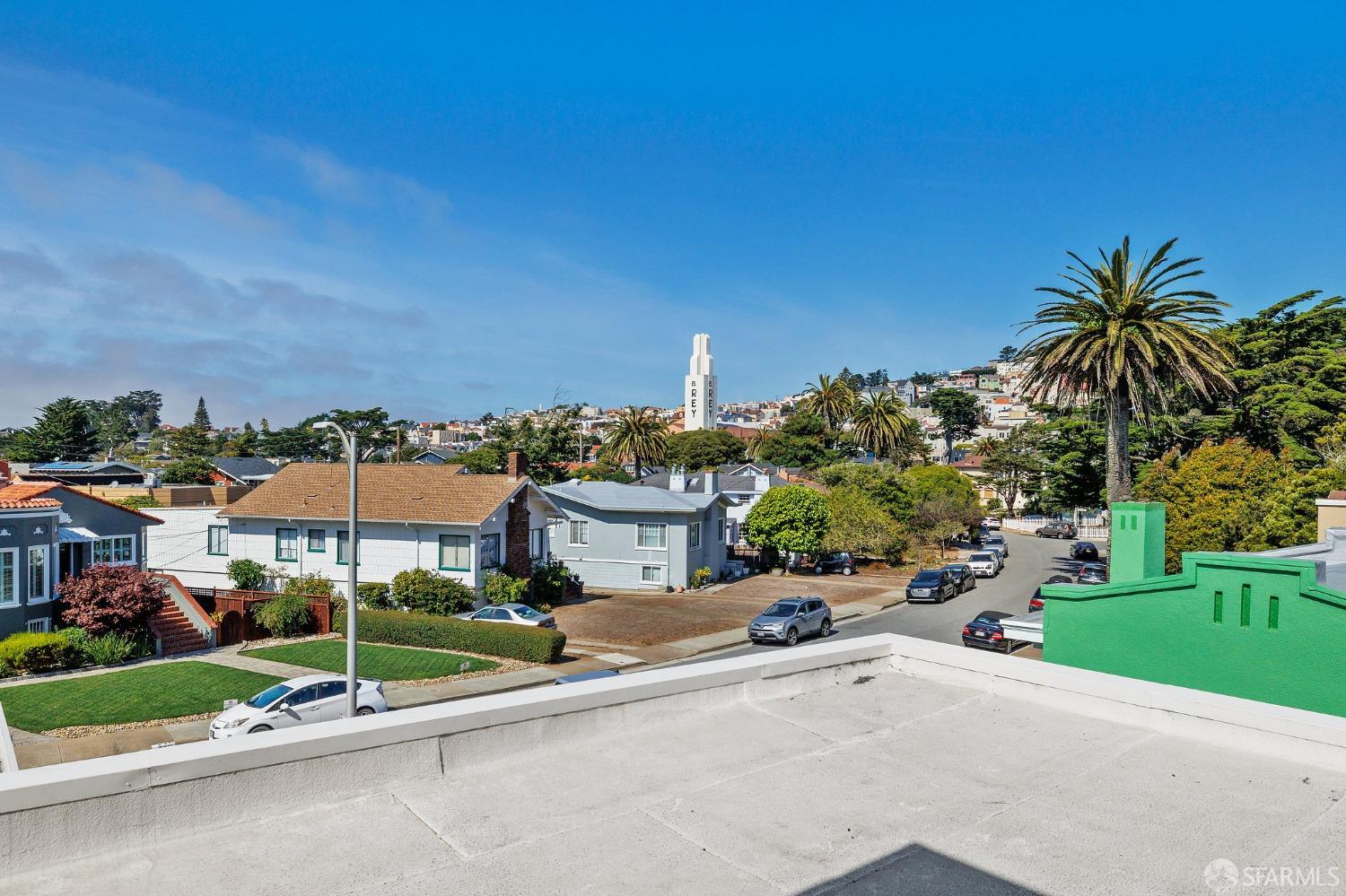 850 Urbano Drive
