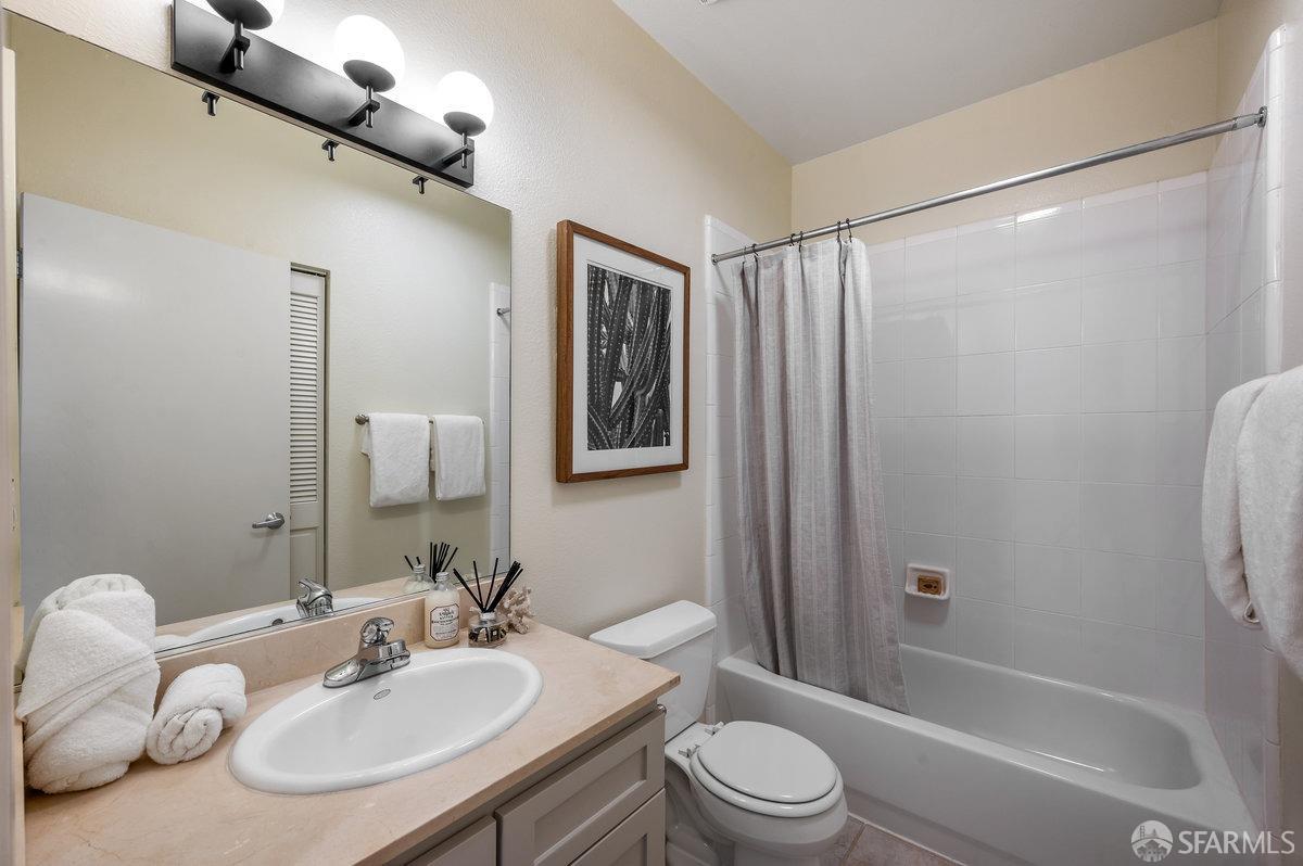 317 29th Street Unit: 302
