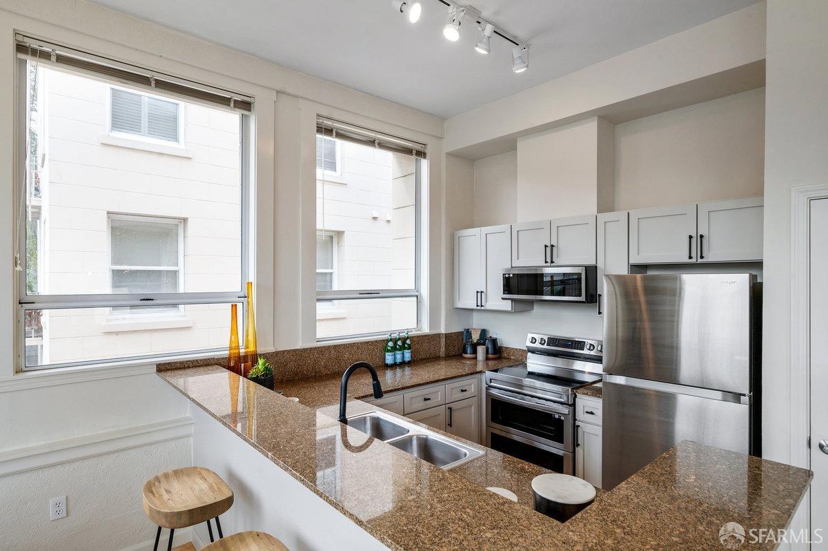 317 29th Street Unit: 302