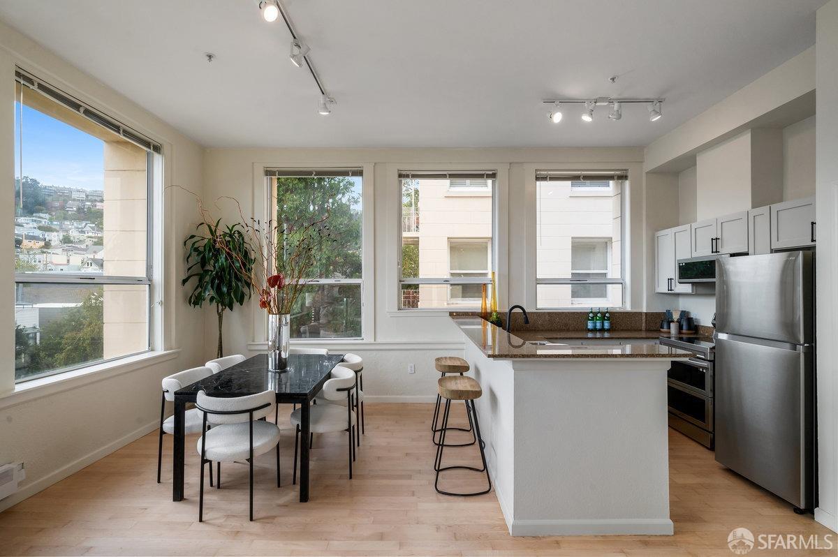 317 29th Street Unit: 302