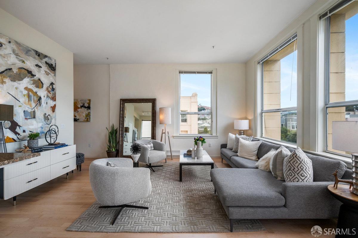 317 29th Street Unit: 302