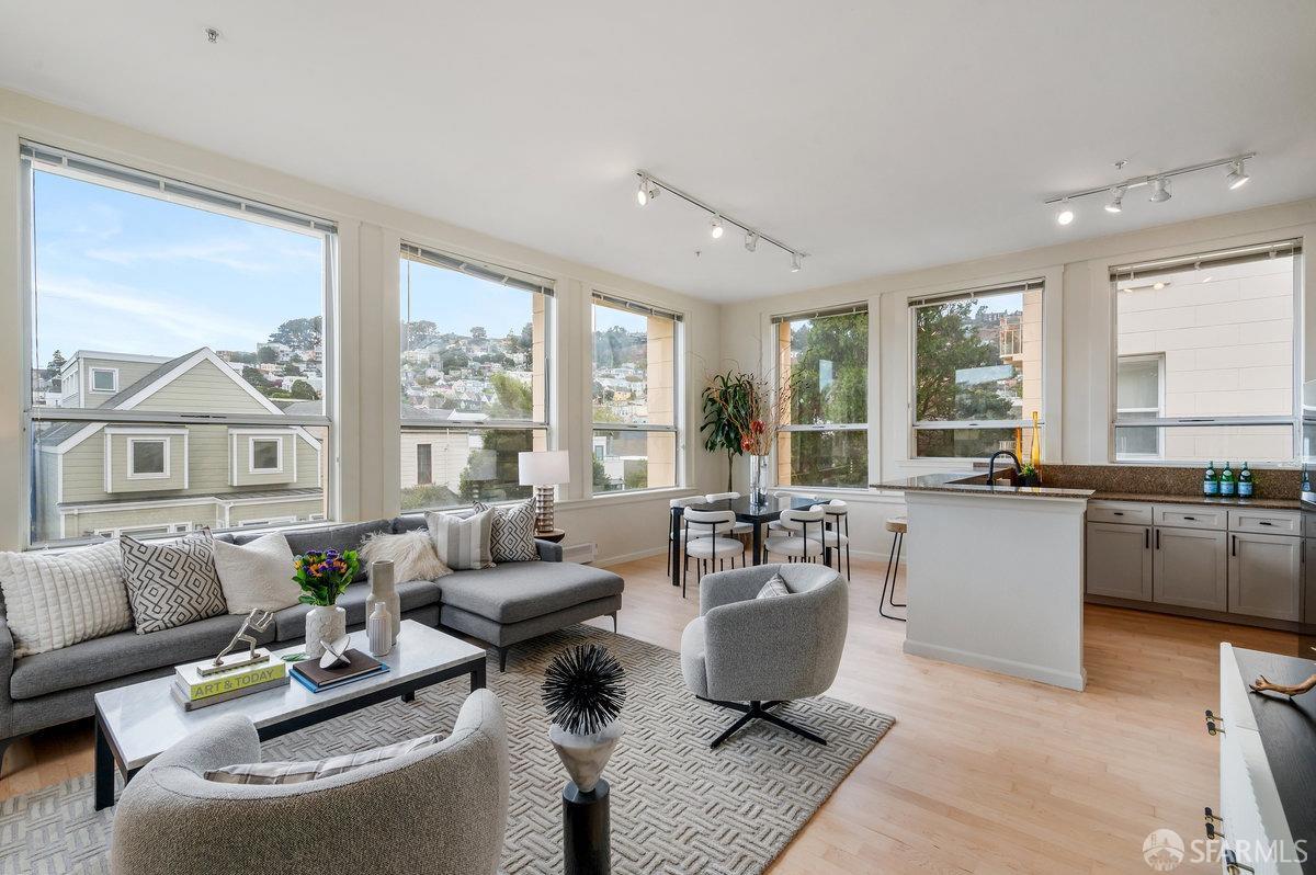317 29th Street Unit: 302