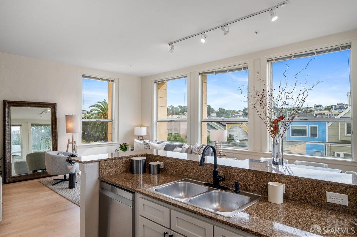 317 29th Street Unit: 302