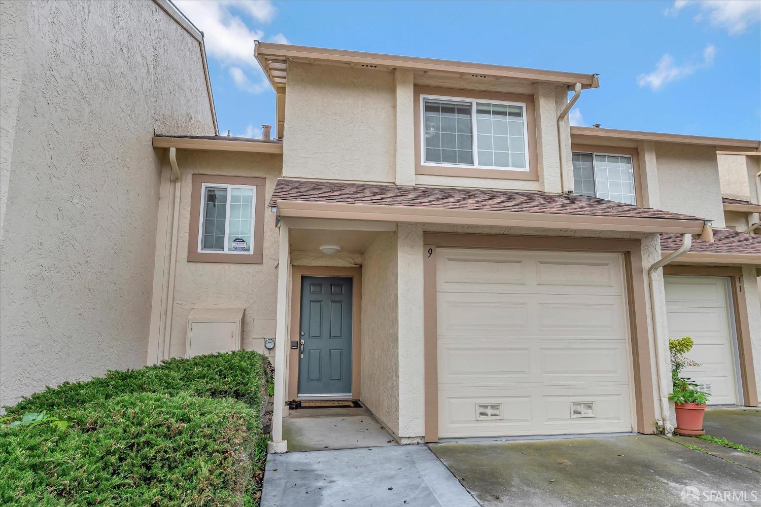 9 Vista View Court