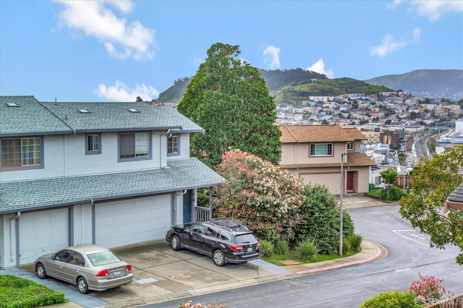 9 Vista View Court