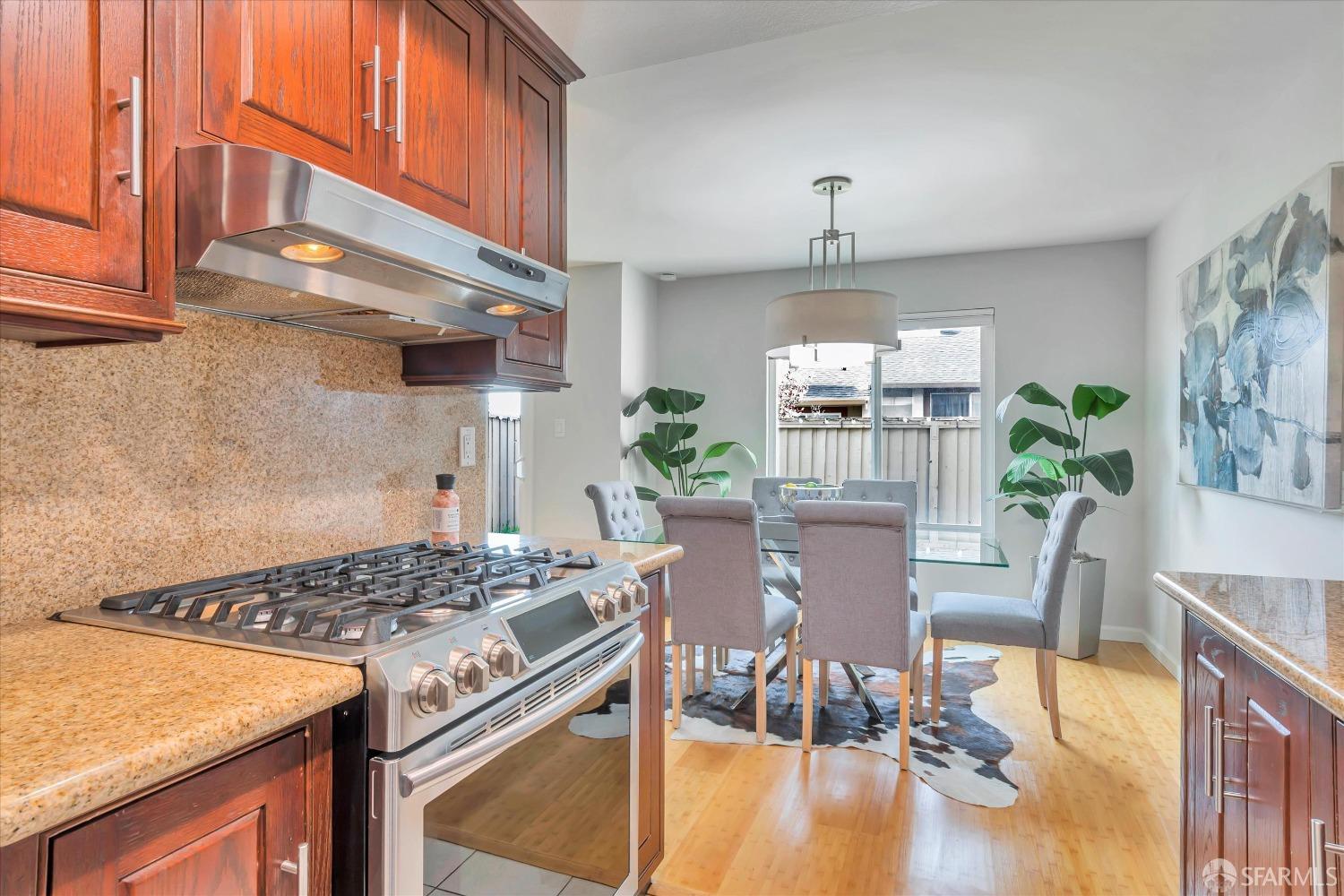 9 Vista View Court