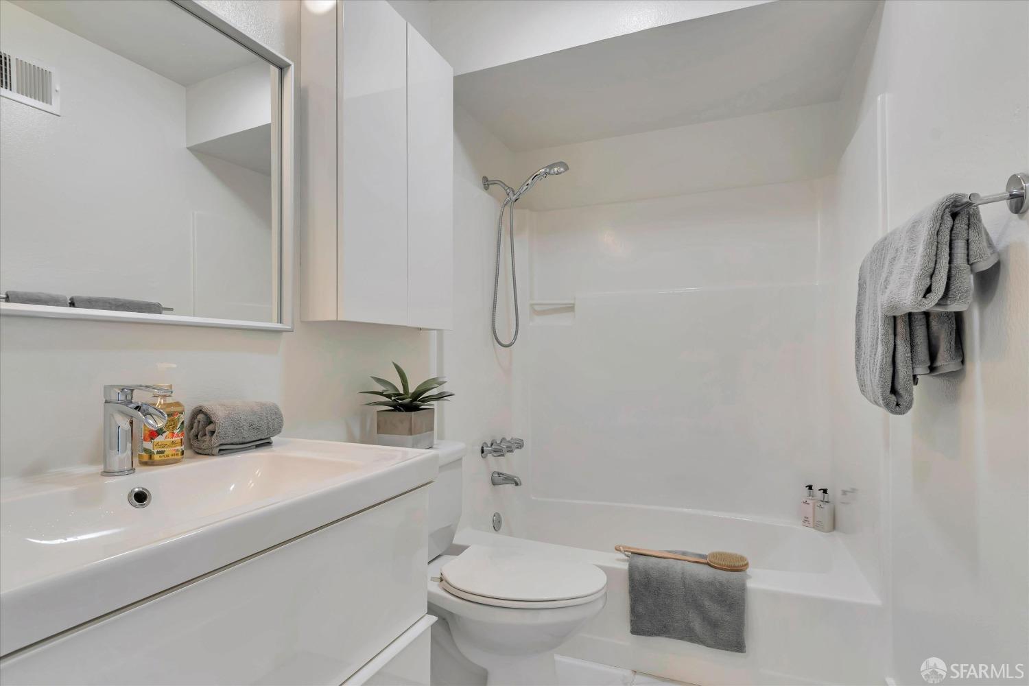 9 Vista View Court