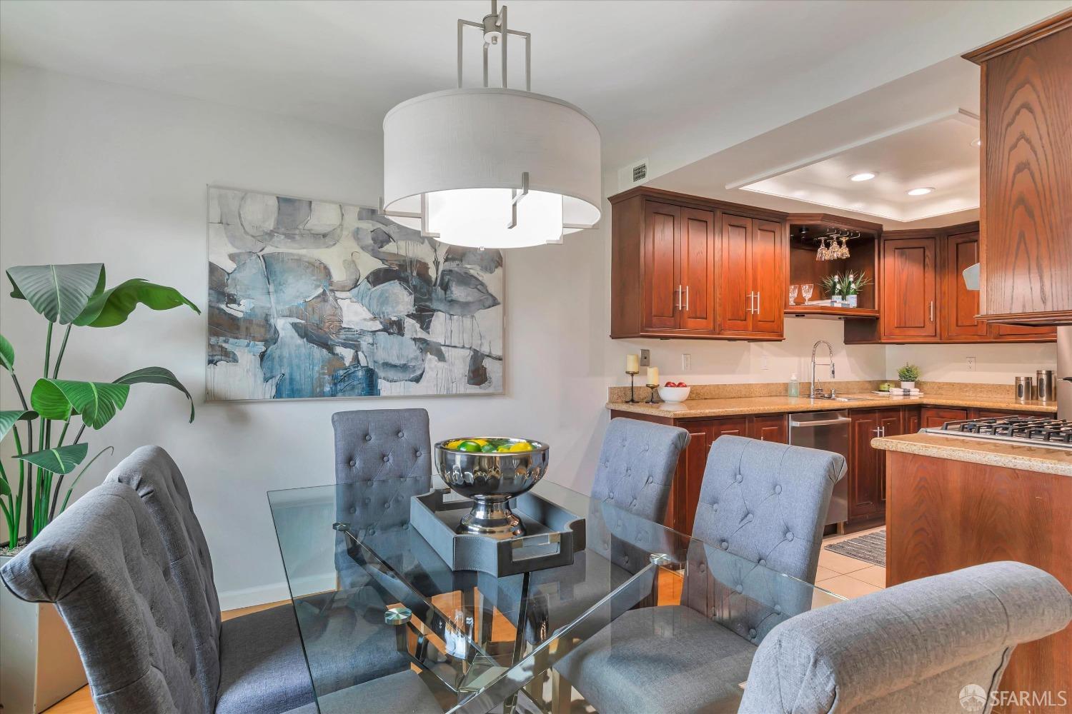 9 Vista View Court