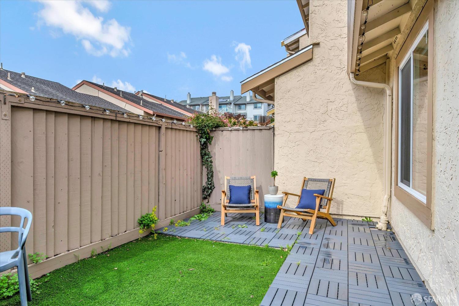 9 Vista View Court