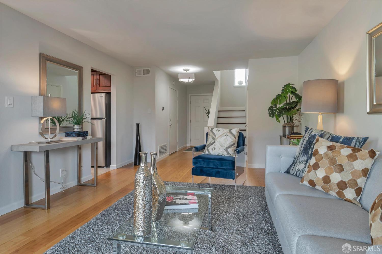 9 Vista View Court