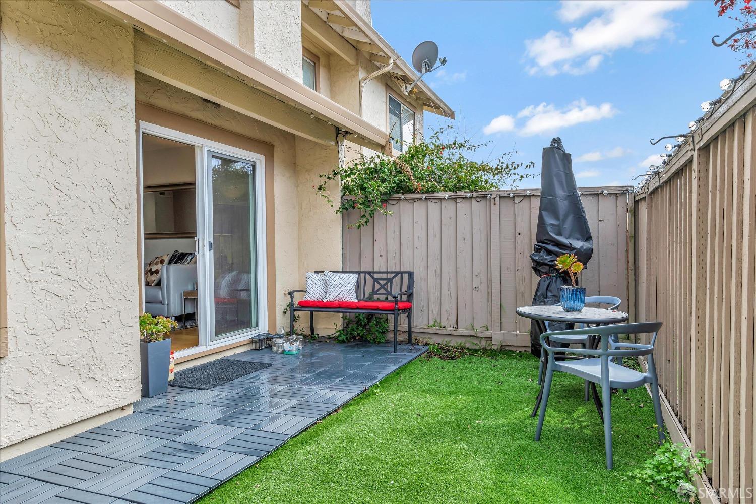 9 Vista View Court
