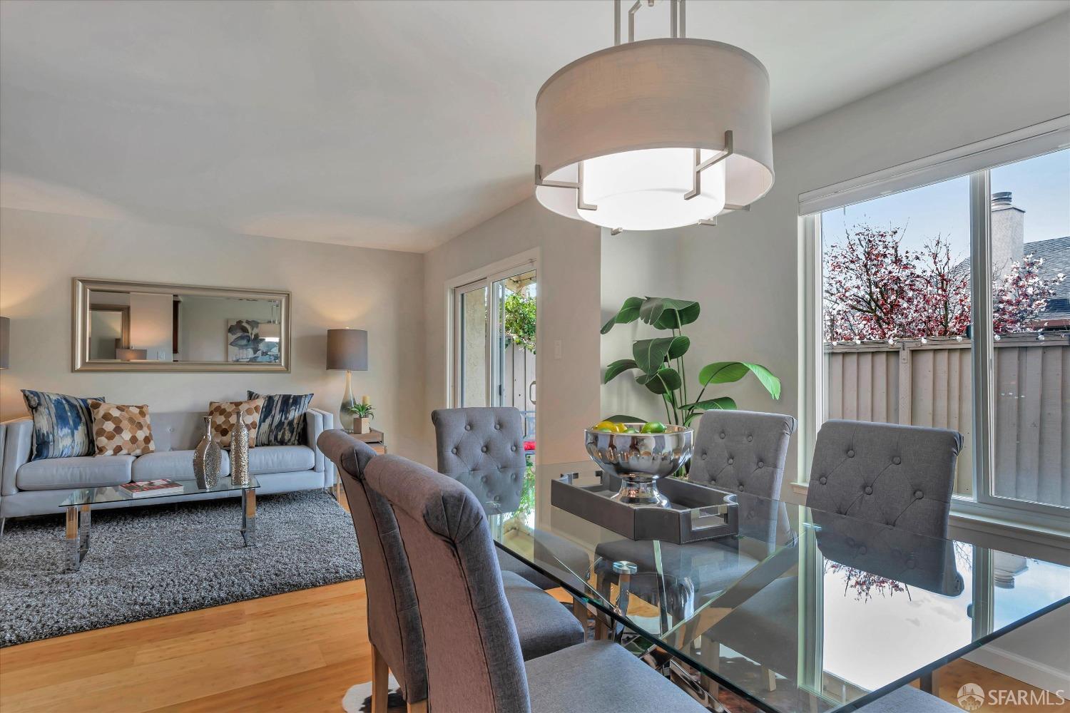 9 Vista View Court