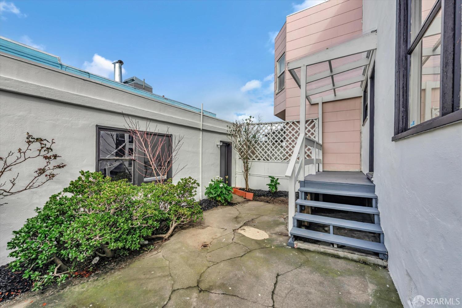 3400 Santiago Street