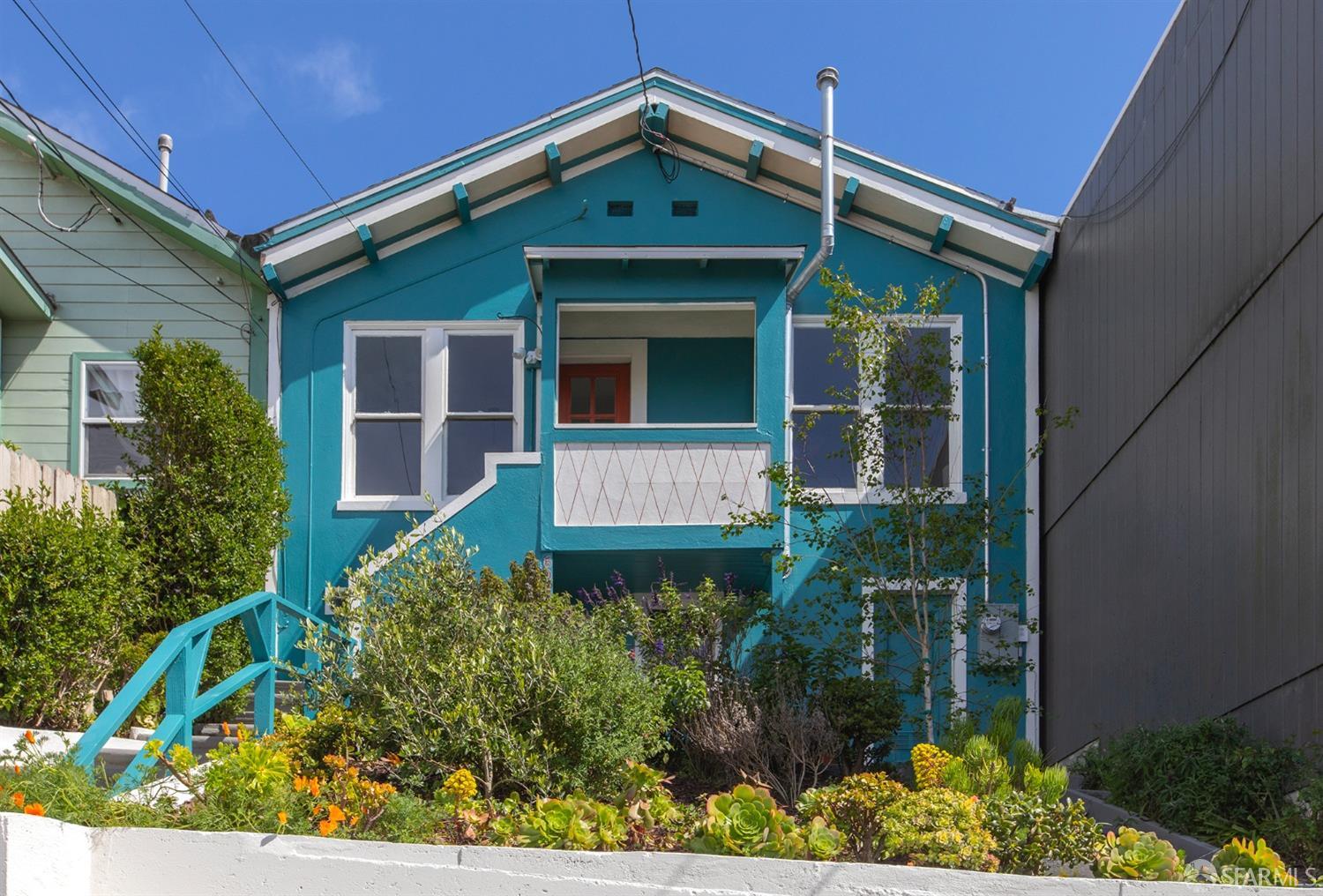 609 Paris Street