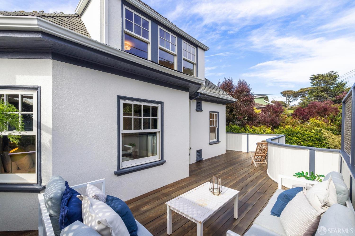 469 Ulloa Street