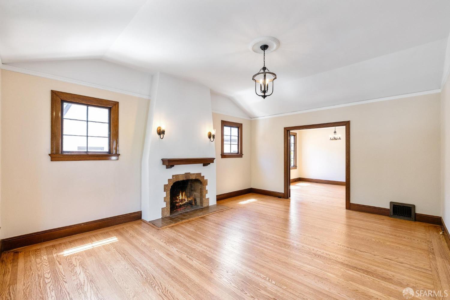 186 Juanita Way