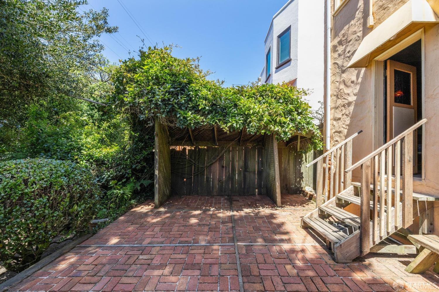 186 Juanita Way