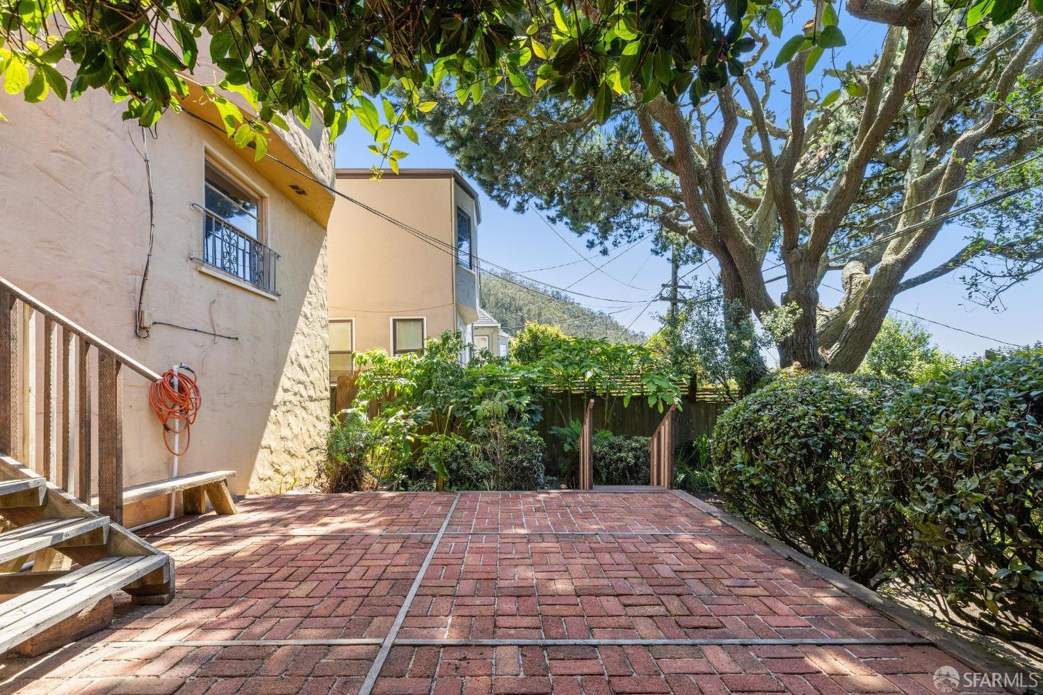 186 Juanita Way