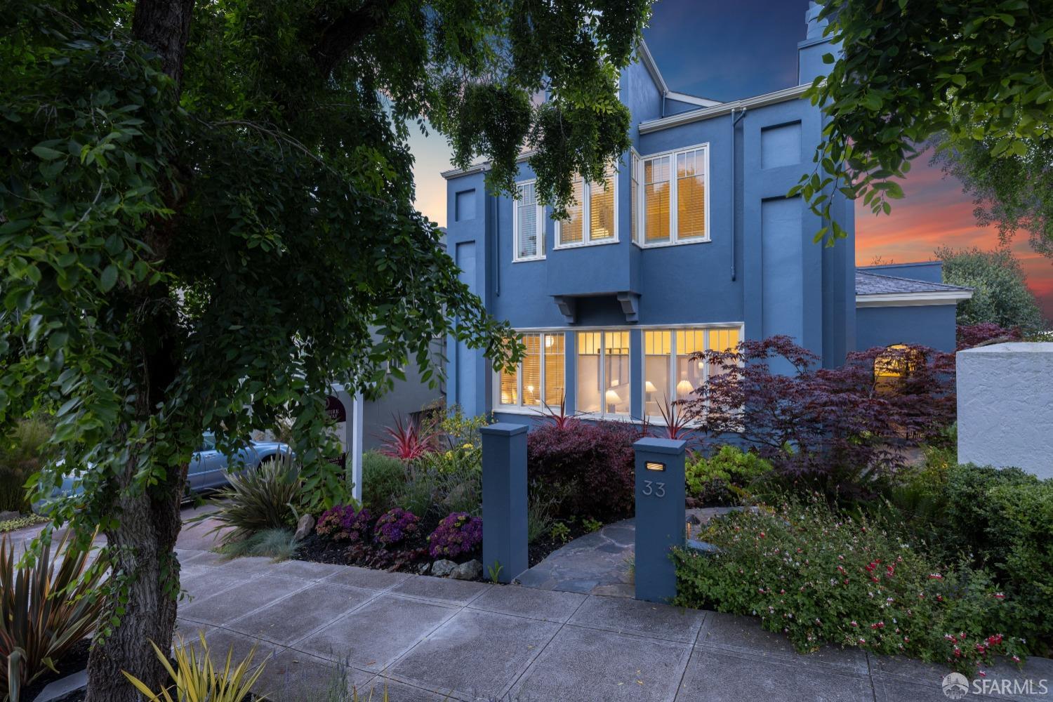 33 Marcela Avenue